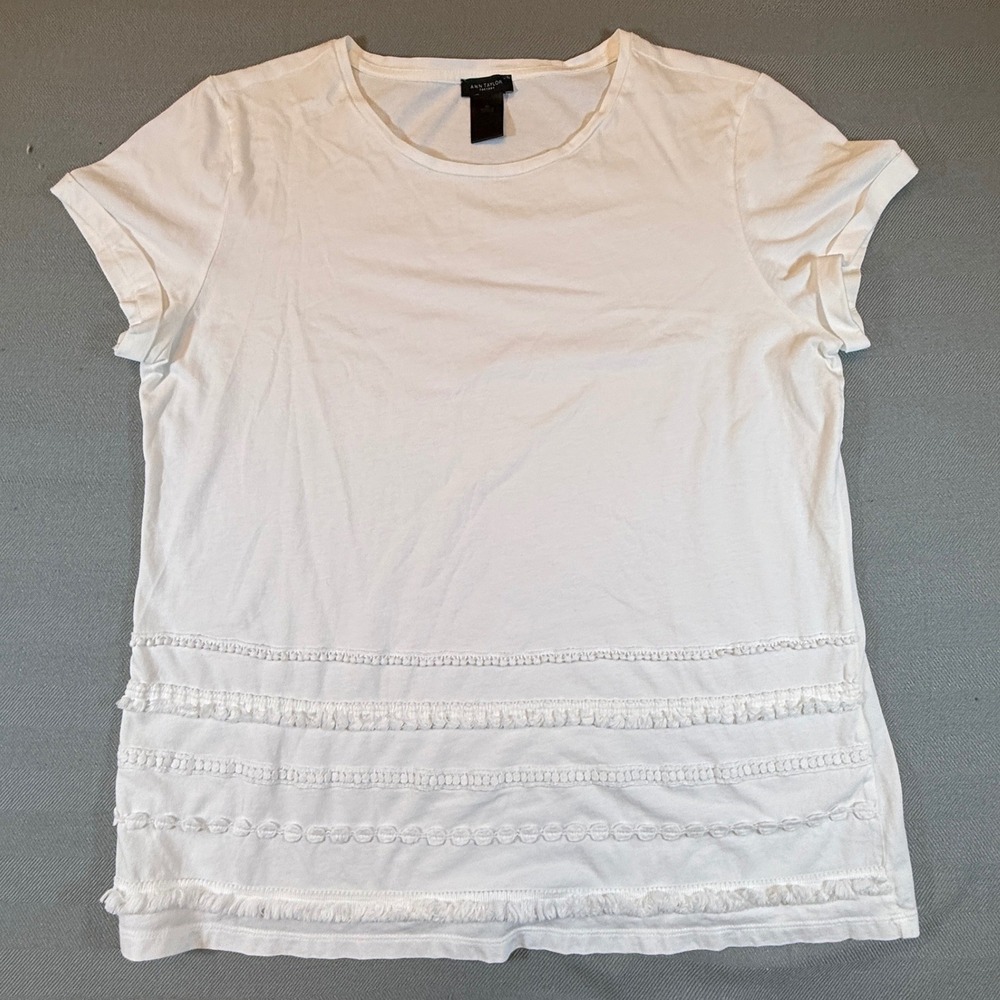 Ann Taylor Factory White Short Sleeve Pom Pom Fringe Trim Tee XL 501-470322 2359